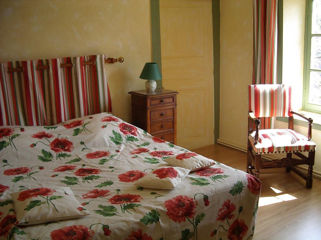 Maison D'Hotes De La Verriere Les Ardillats Room photo